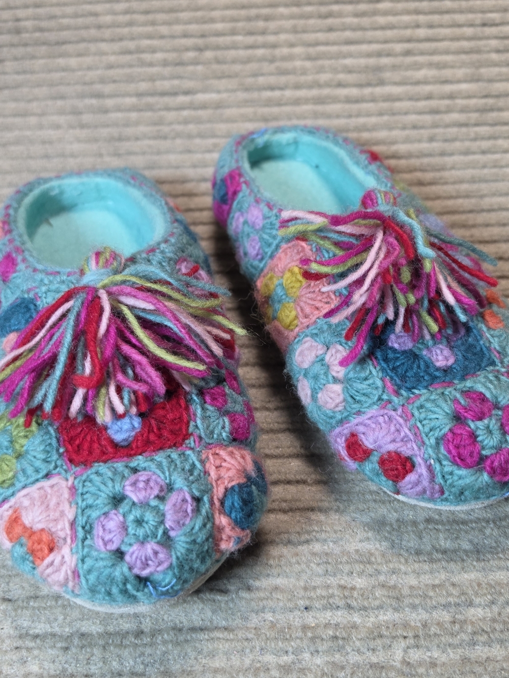 Women's French Knot Floral 100% Wool Leather Comfort Slippers Black Size Med